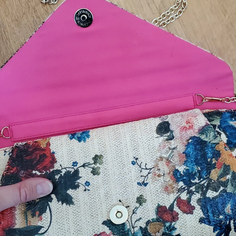 Sondra Roberts woven‎ raffia floral clutch